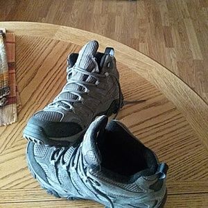 Moab Merrill  Hiking Boots